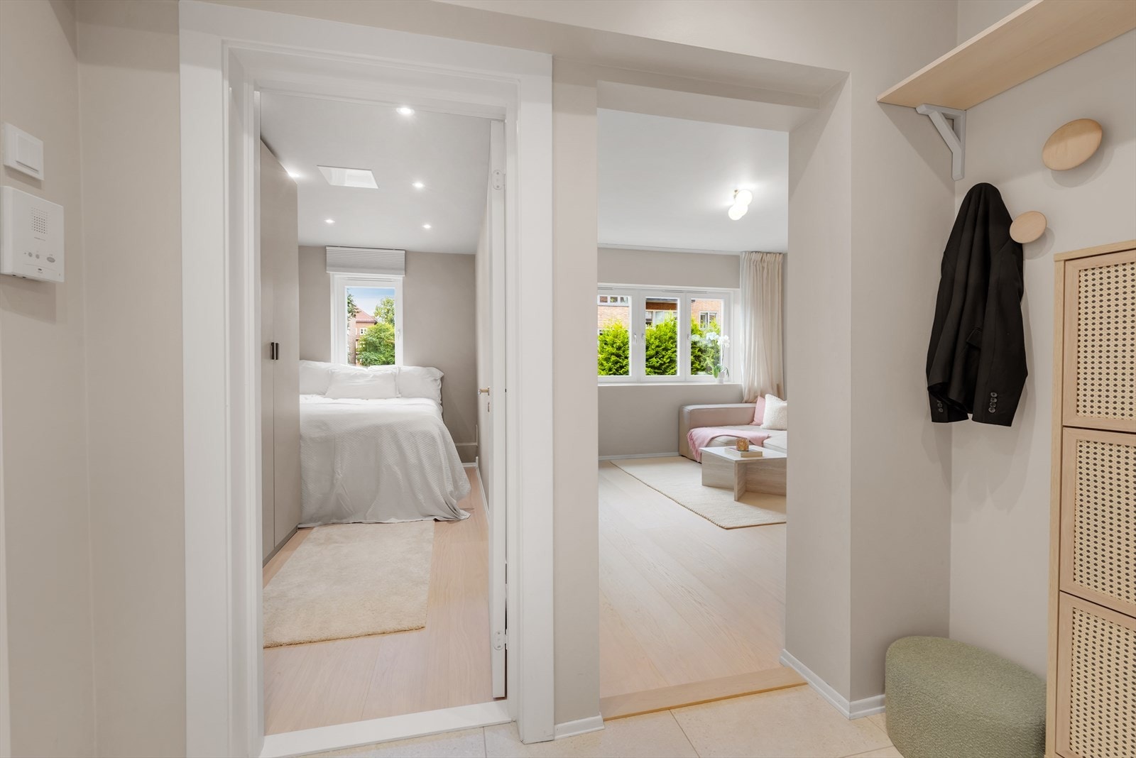 Fra entréen er det adkomst til samtlige av leilighetens rom. Galleribilde