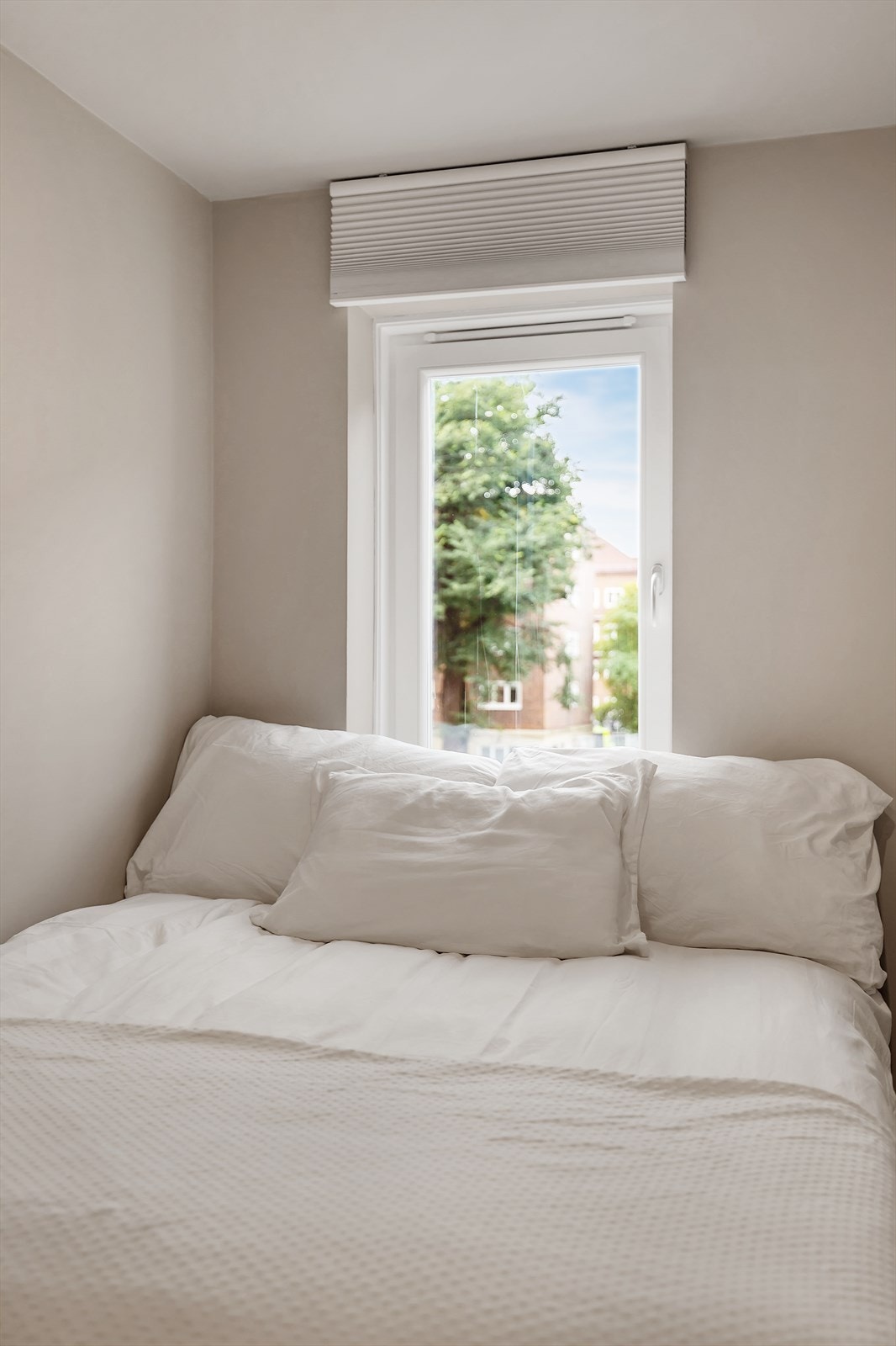 Som resten av leiligheten, vender soverommet inn mot rolig fellesområde. Galleribilde