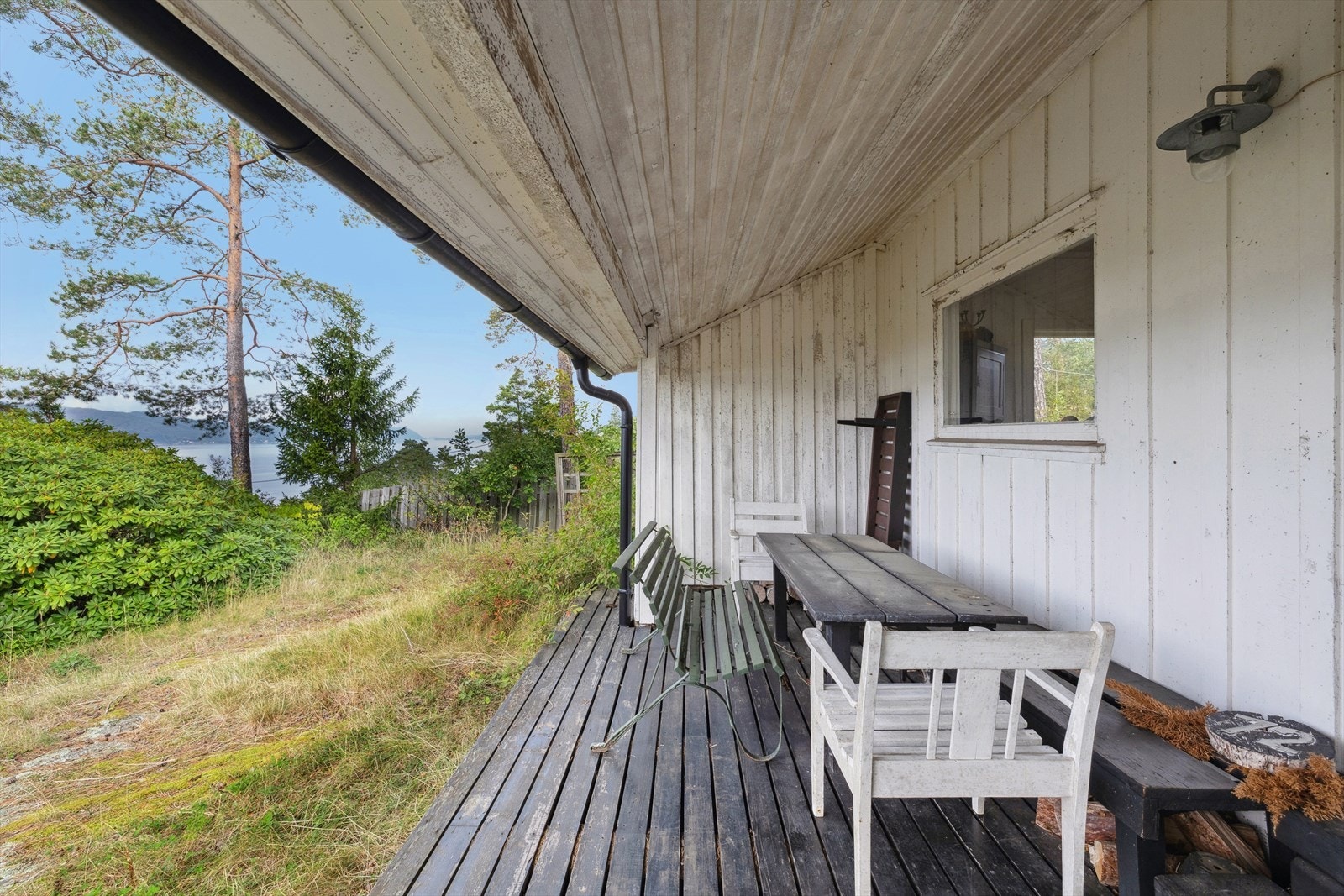 Fra terrassen kan du nyte utsikten. Galleribilde