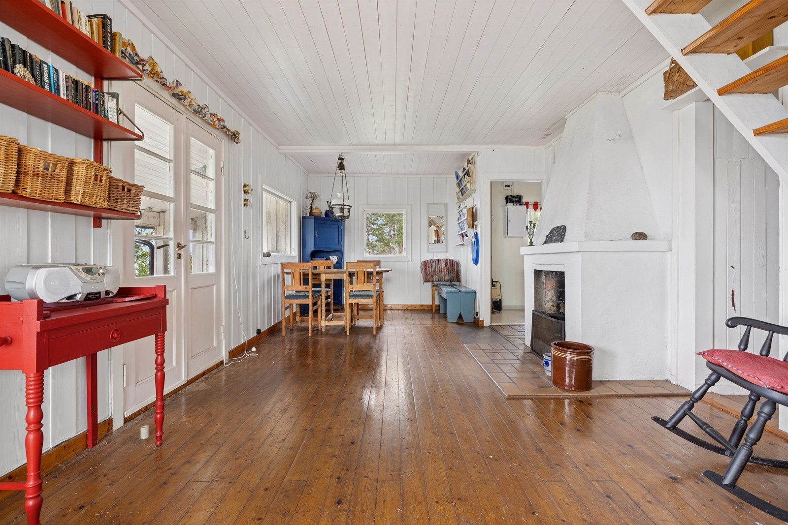 Fra stuen er det videre adkomst til kjøkkenet. Galleribilde