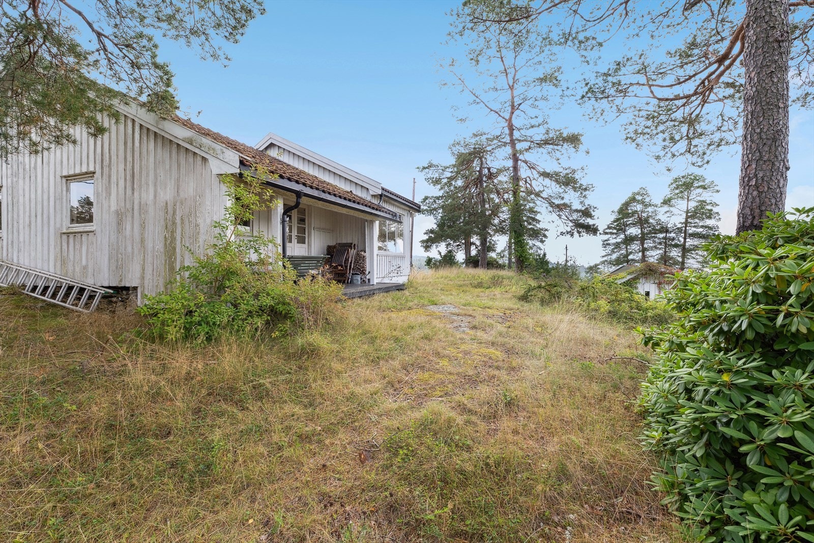 Tomten består i hovedsak av naturtomt. Galleribilde