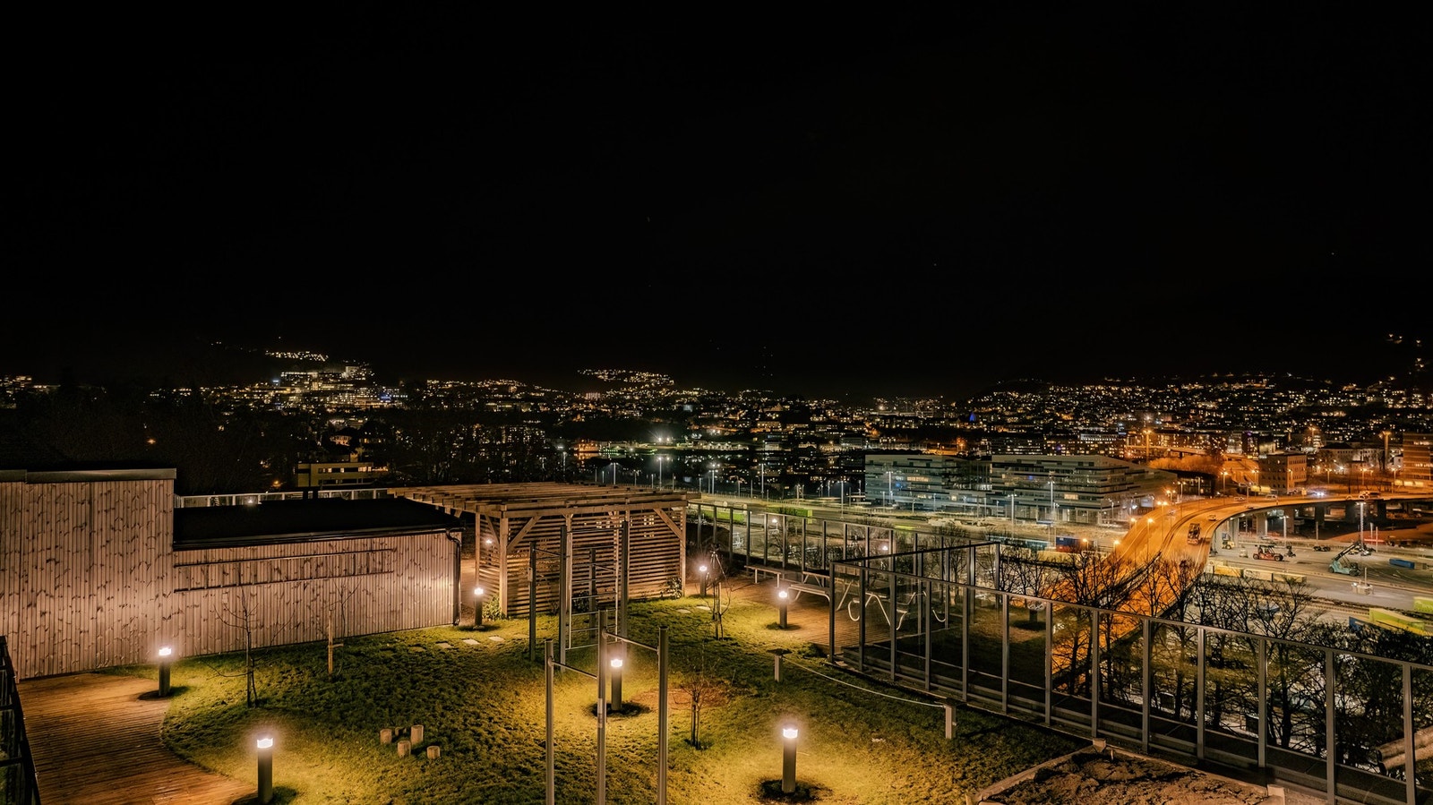 På toppen av bygget (11. etg.) er det felles takhage på hele 500 m². Galleribilde