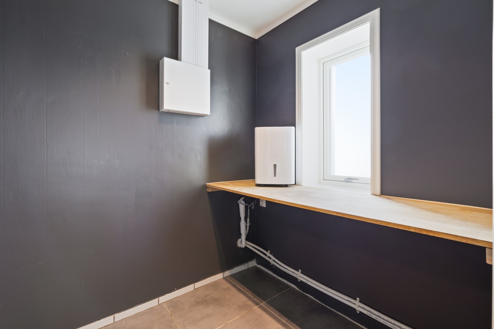 Innredet utleiedel (ikke godkjent): Grovkjøkken/bod. Galleribilde