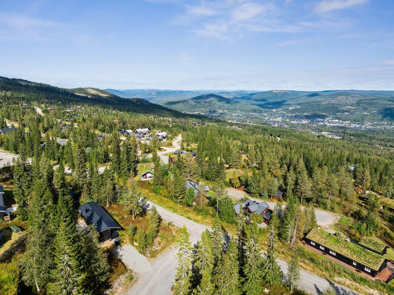 Kort vei til søndagsåpne dagligvarebutikker og anerkjente spisesteder. Galleribilde