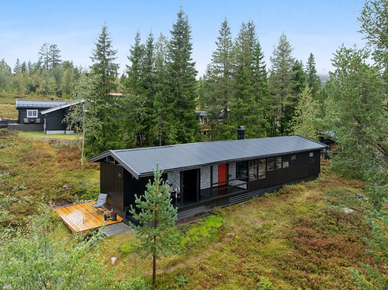 Nyt gode solforhold på den sørvendte terrassen, som er en del av et totalt terrasseareal på 28m². Galleribilde