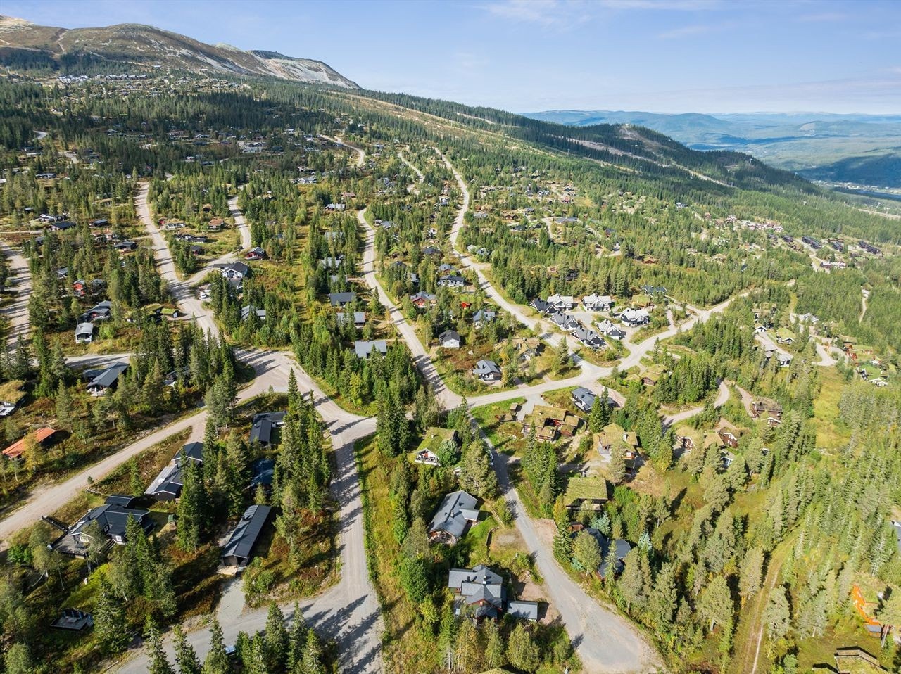 Om sommeren forvandles området til et mekka for stisykling, med over 100 km naturlige løyper rett utenfor døren. Galleribilde