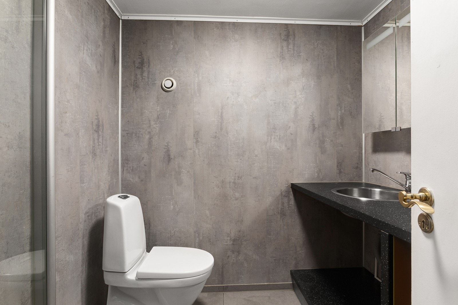 Bad i hybeldel Galleribilde