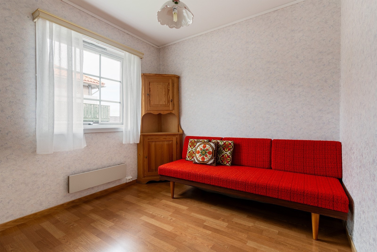 Soverom 3. Kan også brukes som en ekstra stue for barn eller barnebarn Galleribilde