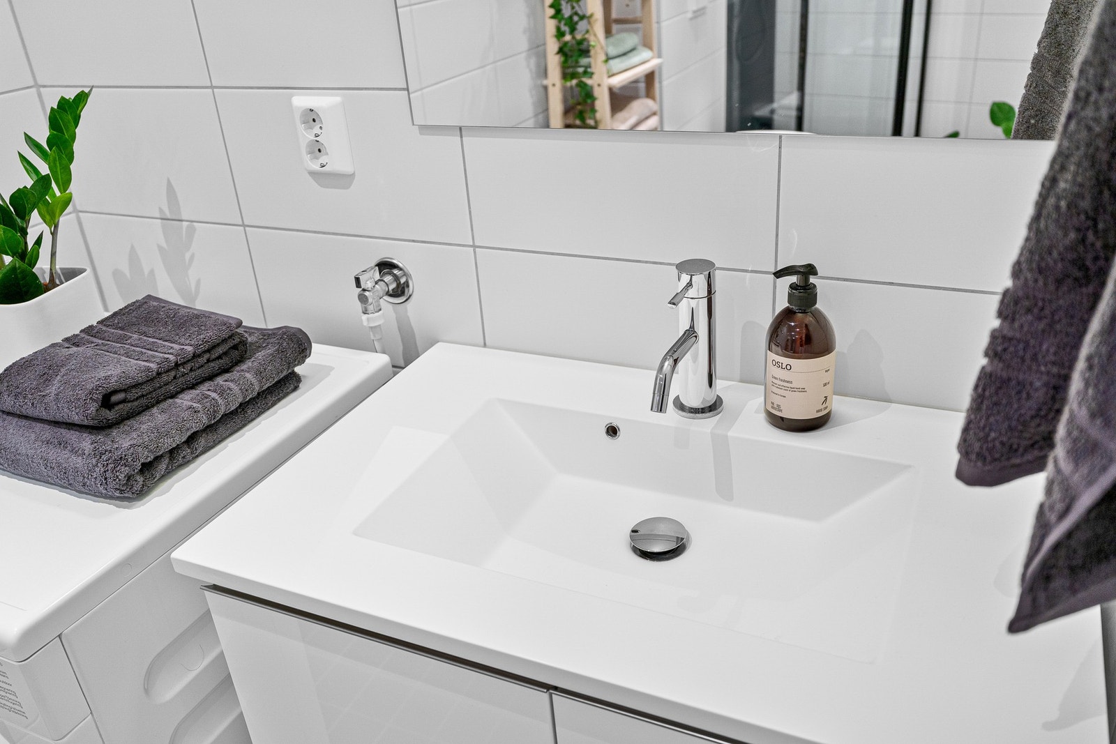 Varme i gulv og spotlights i himling. Galleribilde