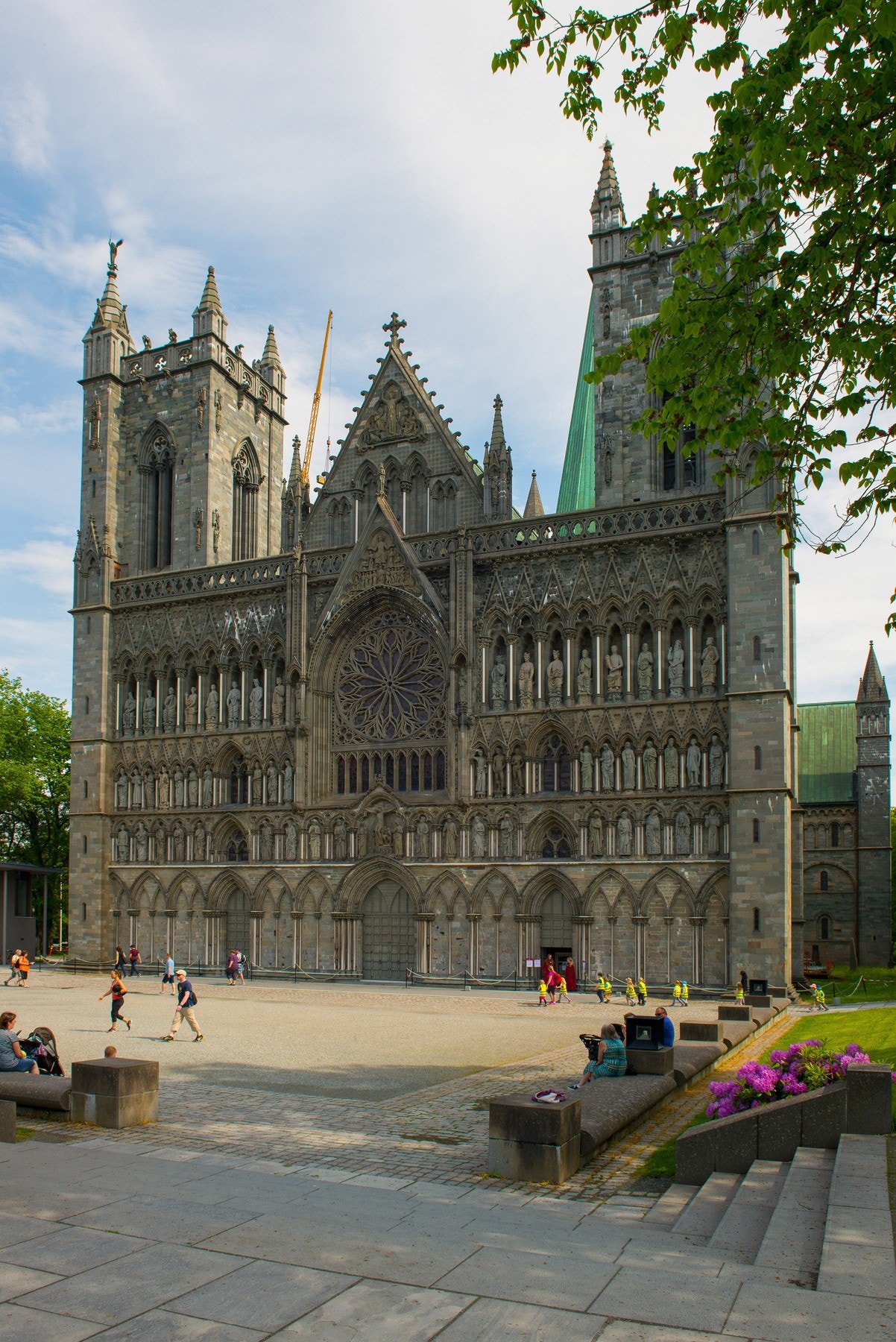 Nidarosdomen samt flere av Trondheims severdigheter rett utenfor døra. Galleribilde