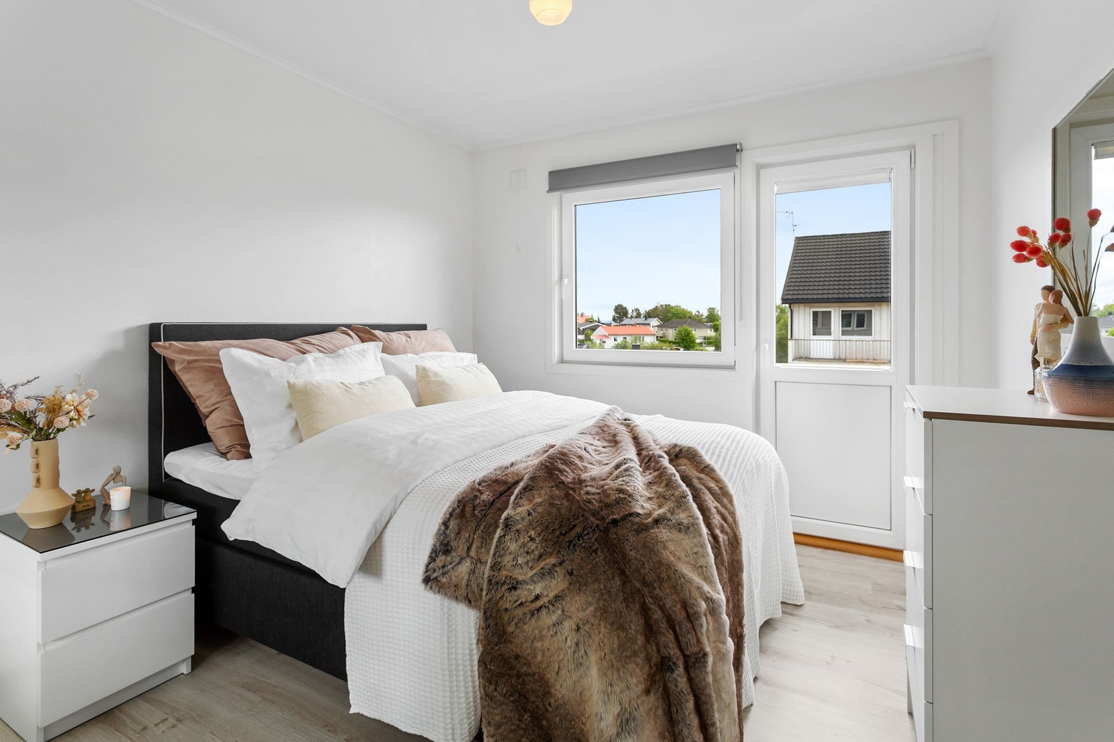 Soverom med egen tilkomst til luftebalkong Galleribilde