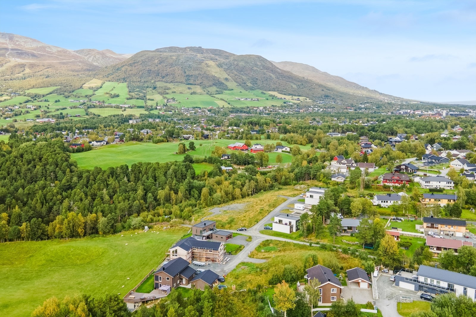 Ingen byggeklausul! Ta kontakt med megler for priser på forskjellige nøkkelferdige boliger levert av Norges Hus - Oppdal Bygg. Her kan boligdrømmen bygges til gunstig pris! Galleribilde