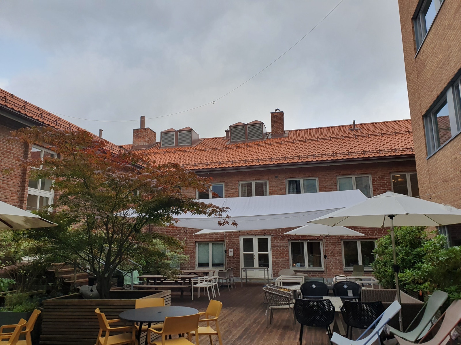 Tilgang til idyllisk takhage Galleribilde