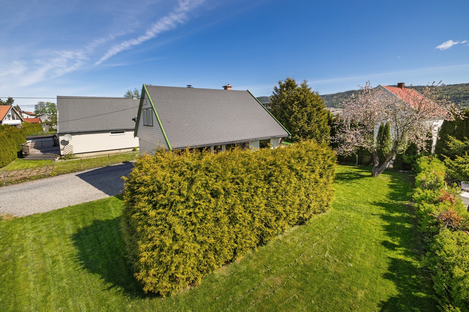 Flat hage med gode muligheter. Galleribilde