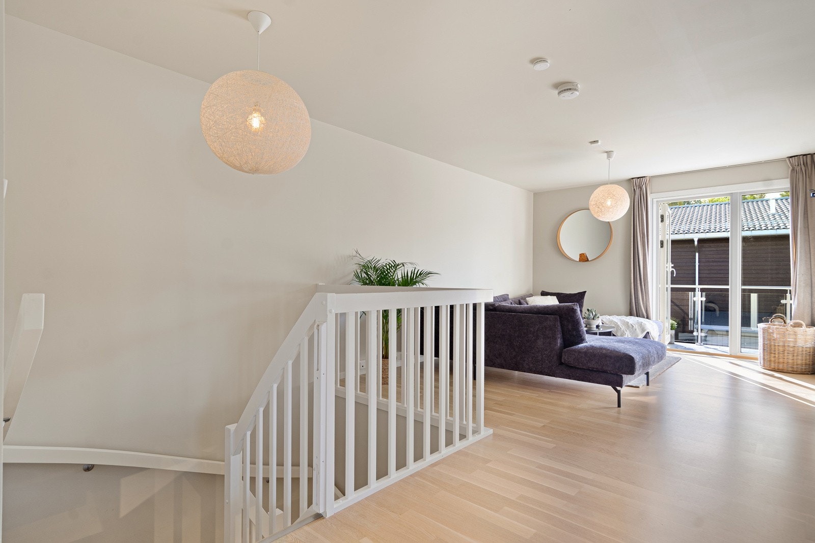 I andre etasje finner du tre romslige soverom og en TV-stue(kan gjøres om til soverom) Galleribilde