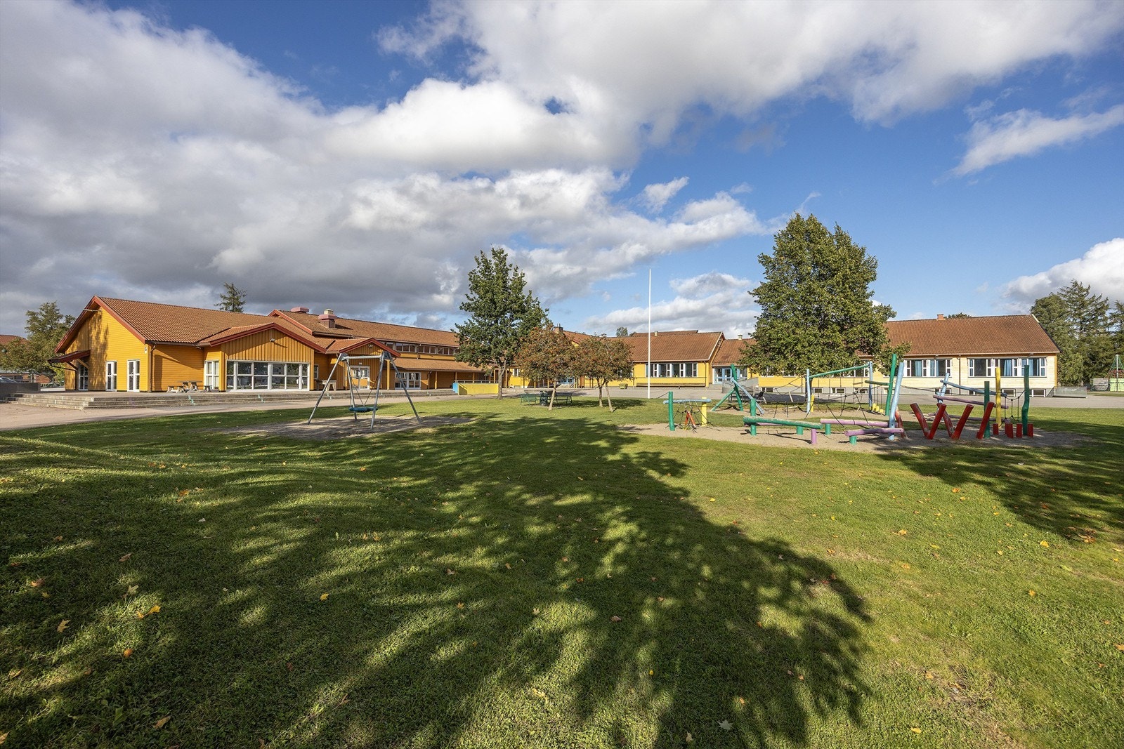 Gjerdrum barneskole - 1-7. trinn 296 elever - 3 min. gangavstand fra leiligheten Galleribilde