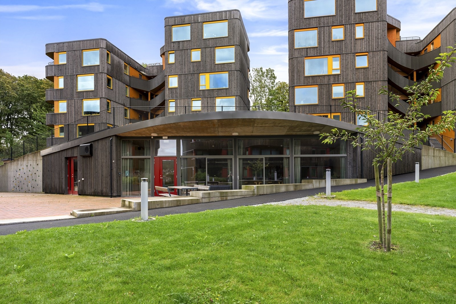 - Stor felleslokale med kjøkken og felles bod hvor man kan låne verktøy - Galleribilde