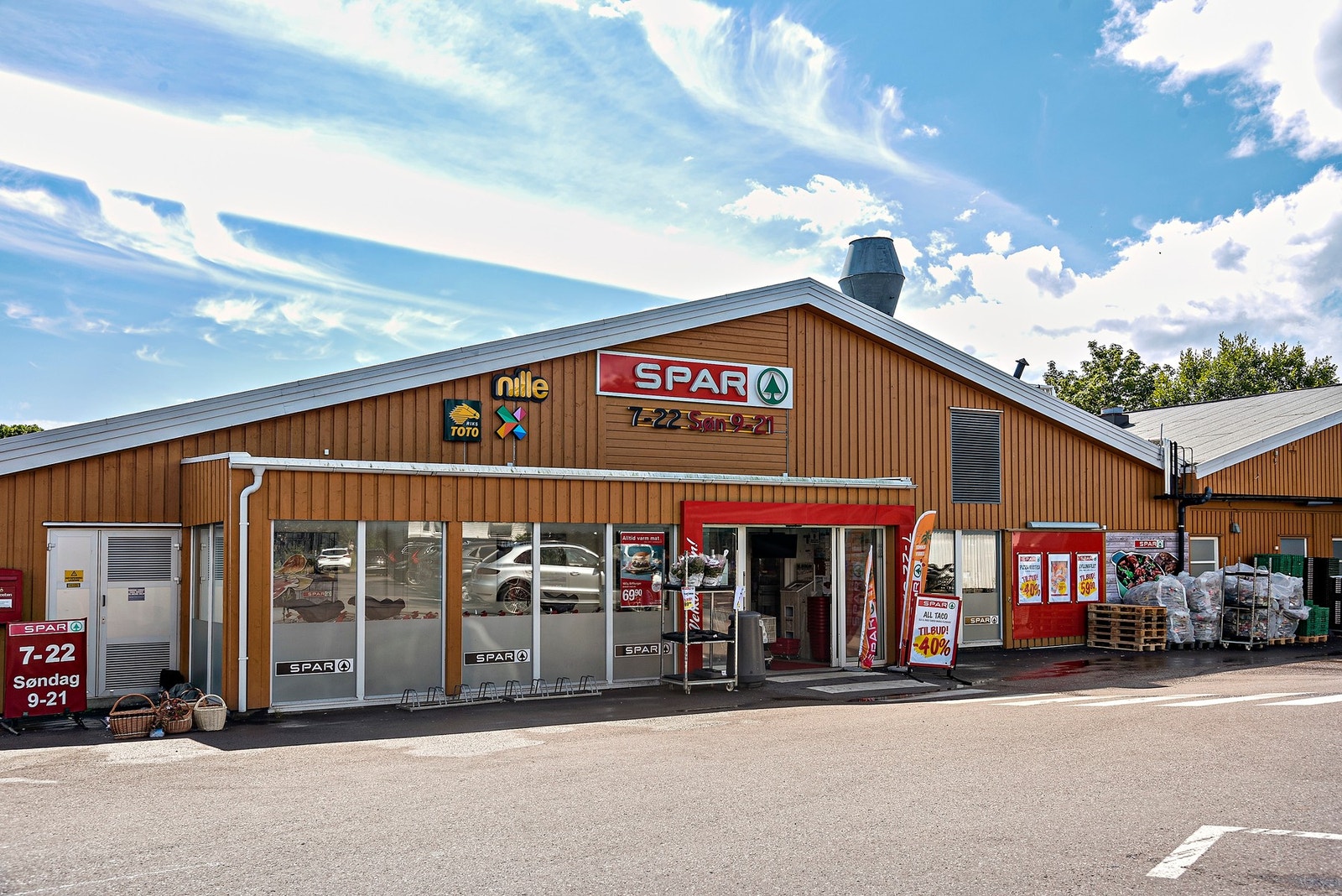 Spar på Tjøme - her er det også søndagsåpent. Galleribilde