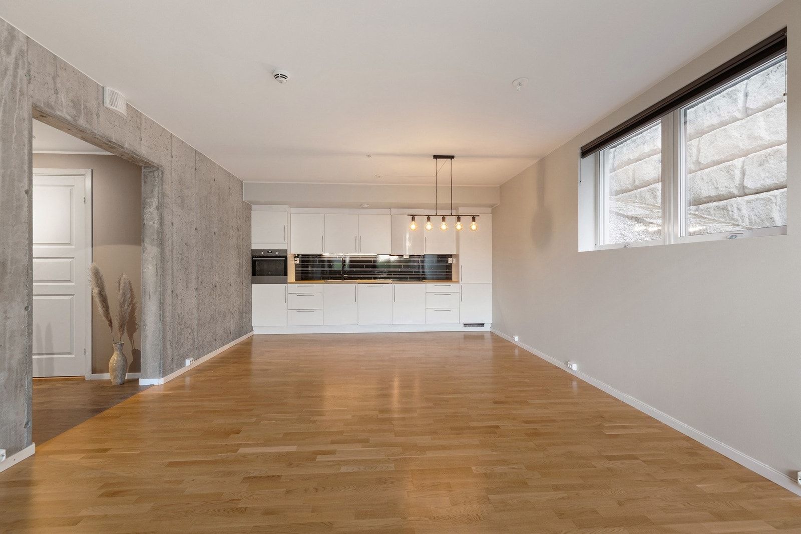 Store, gode rom er gjennomgående i leiligheten. Galleribilde