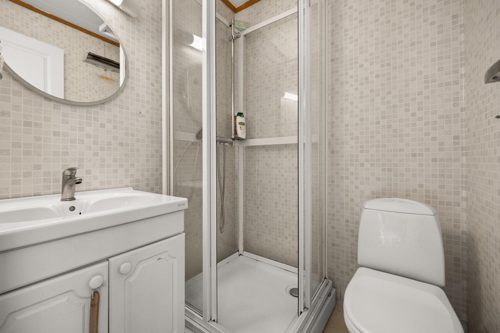 Bad hybel i 1. etasje. Galleribilde