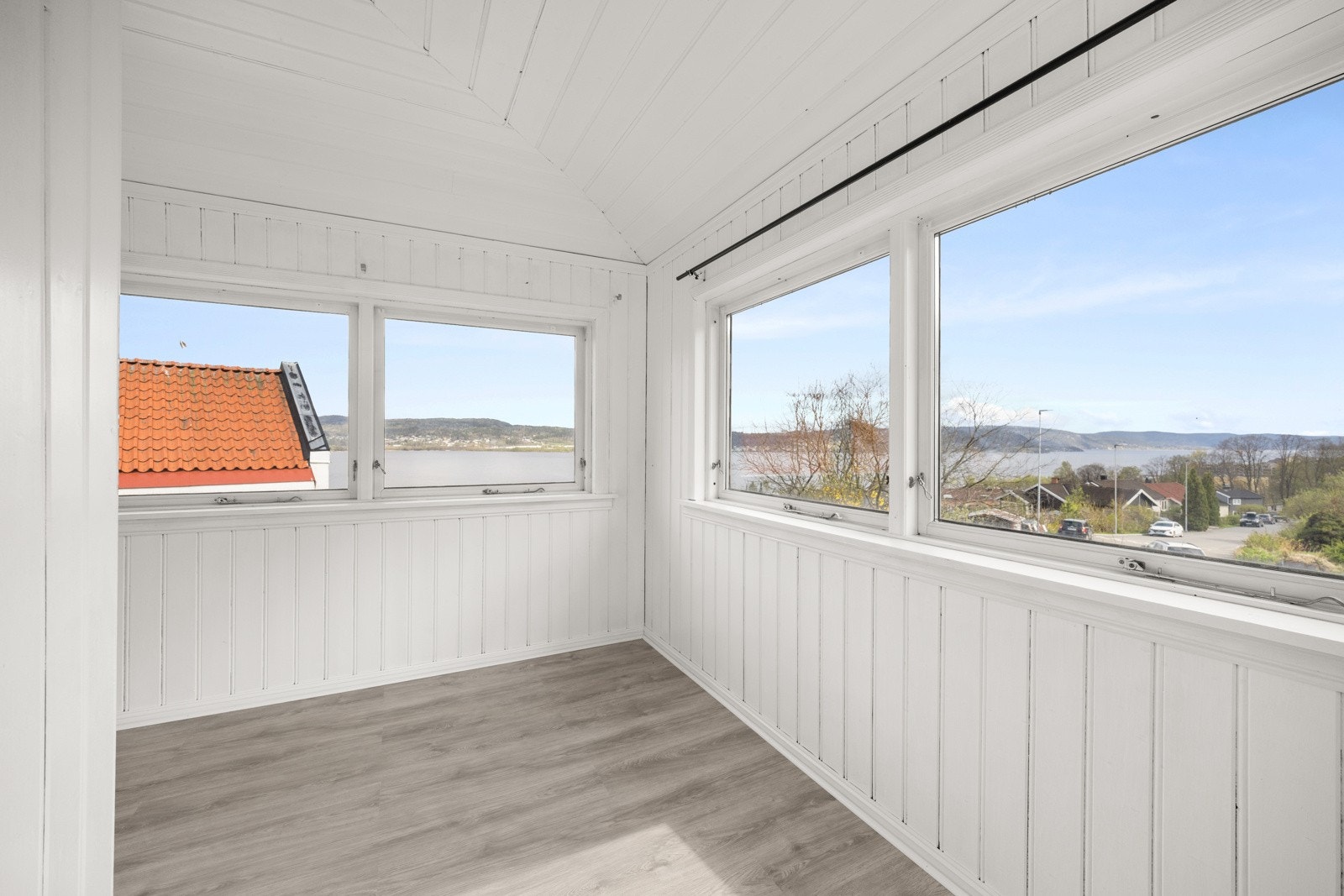 Disp.rom 2. etasje. Galleribilde