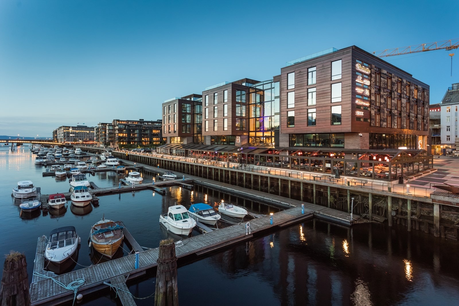 Solsiden huser noen av Trondheims beste utesteder og restauranter, og har gjennom flere år blitt en av byens aller mest attraktive boomårder. Galleribilde
