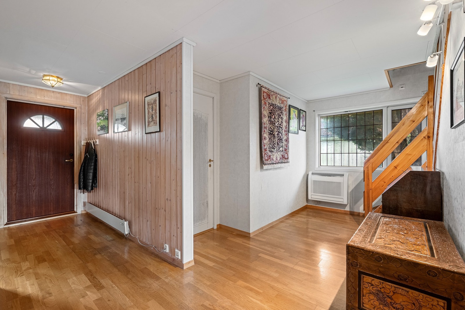 Entre og mellomgang Galleribilde