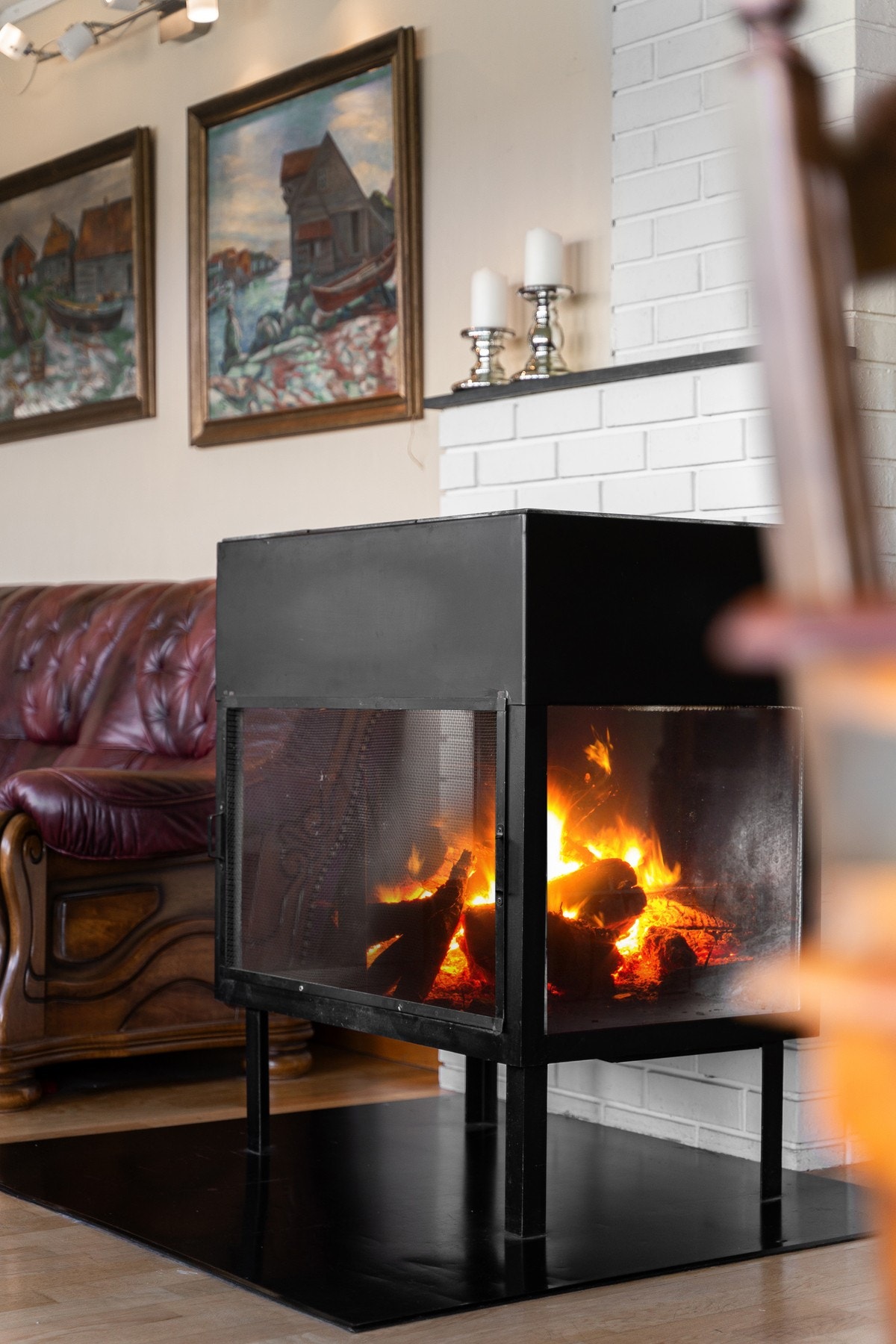 Peis i stuen Galleribilde