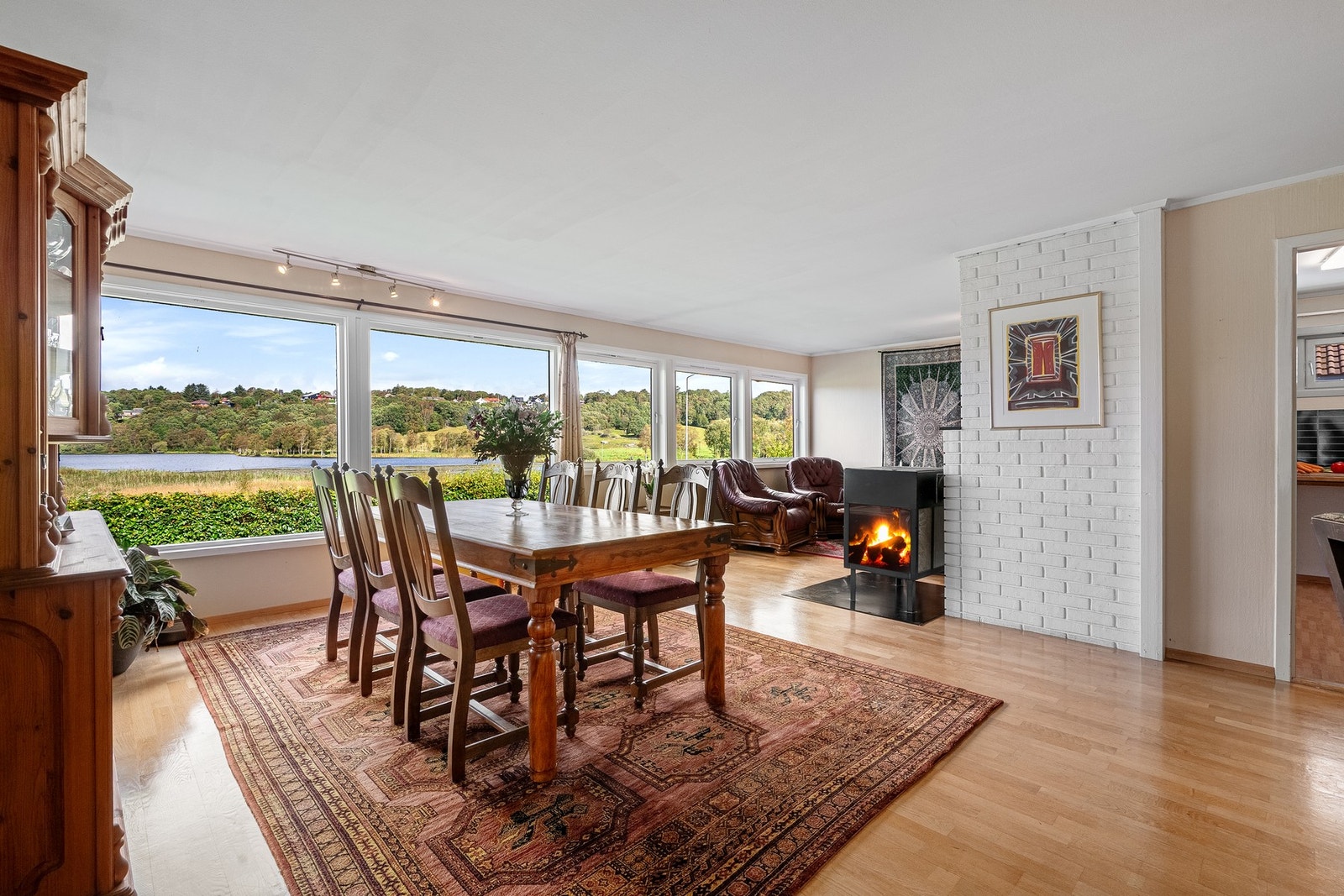 180 grader fri utsikt til vakker natur ved Lille Stokkavatn. Velkommen til Nedre Stokkavei 93 Galleribilde