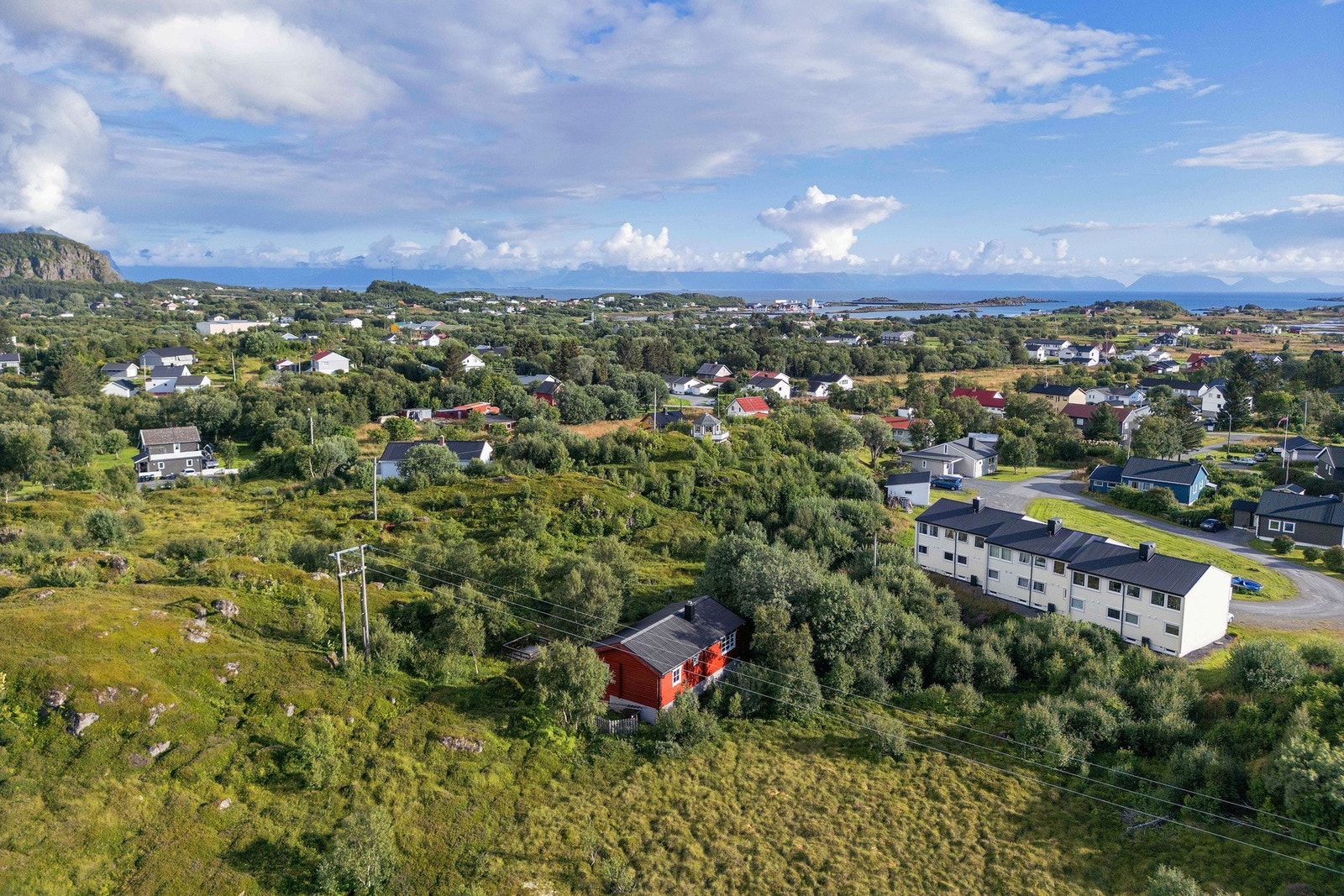 Nærhet til både hav og fjell gir uendelige muligheter for friluftsliv Galleribilde