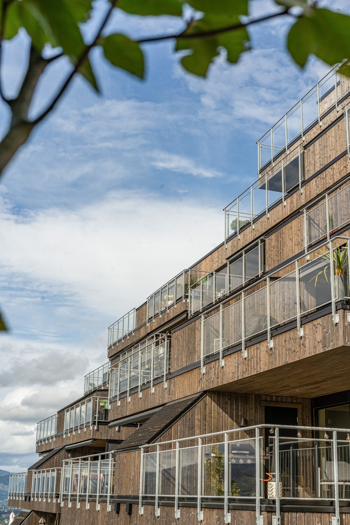 Stilrene fasader med romslige balkonger og flotte solforhold. Galleribilde