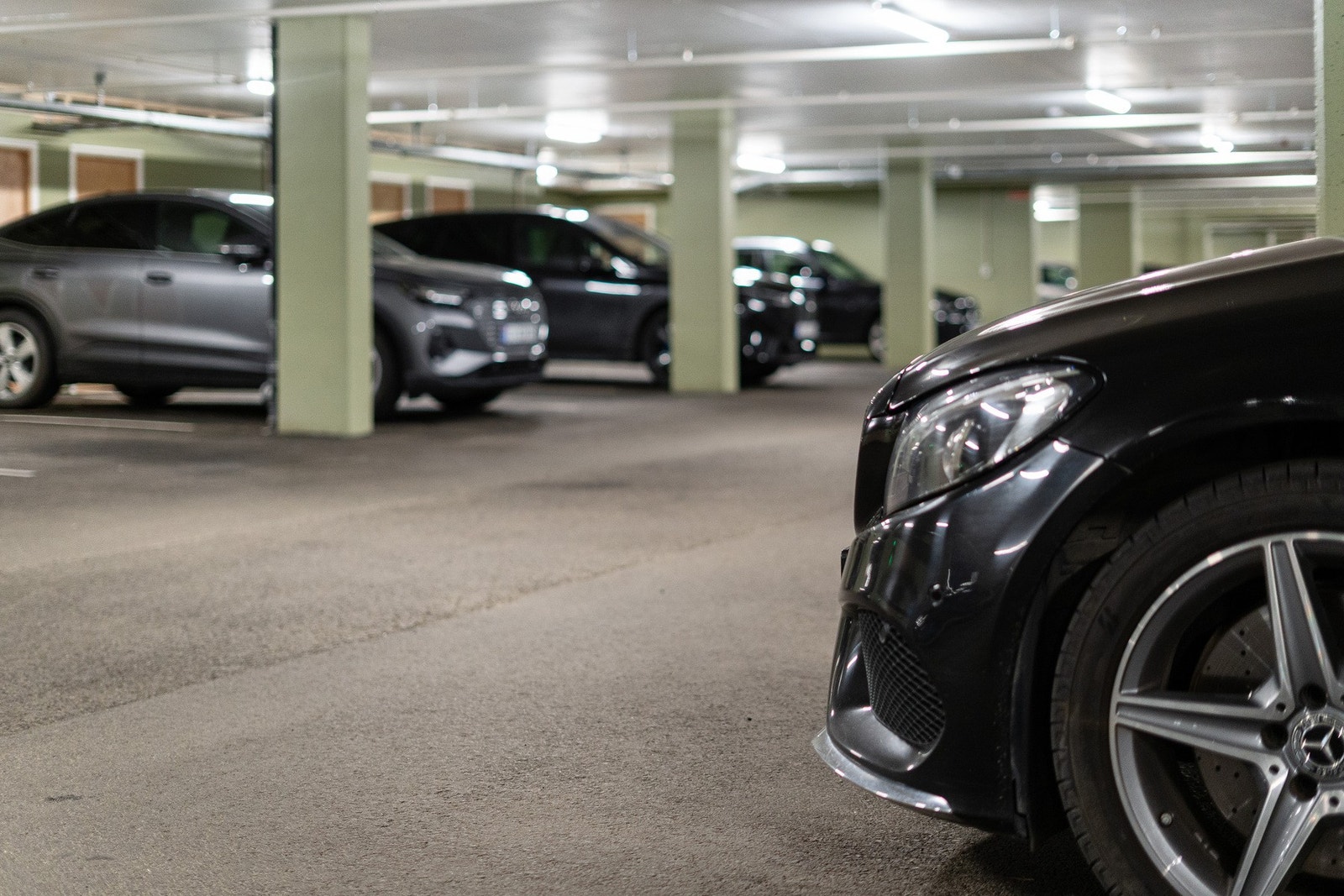 Leiligheten disponerer egen garasjeplass i felles garasjekjeller. Galleribilde