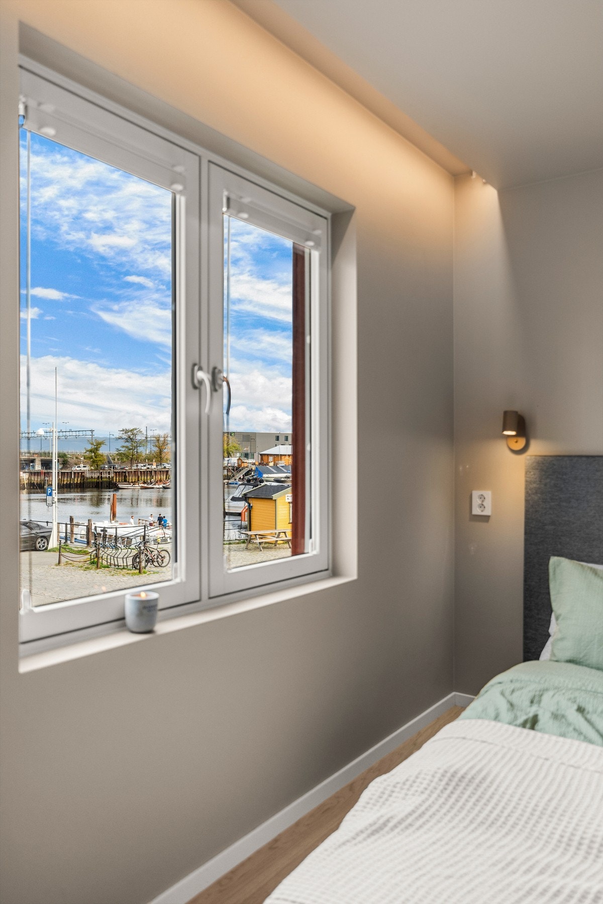 Rommet vender mot en blindvei slik at det ikke er gjennomgående trafikk. Galleribilde