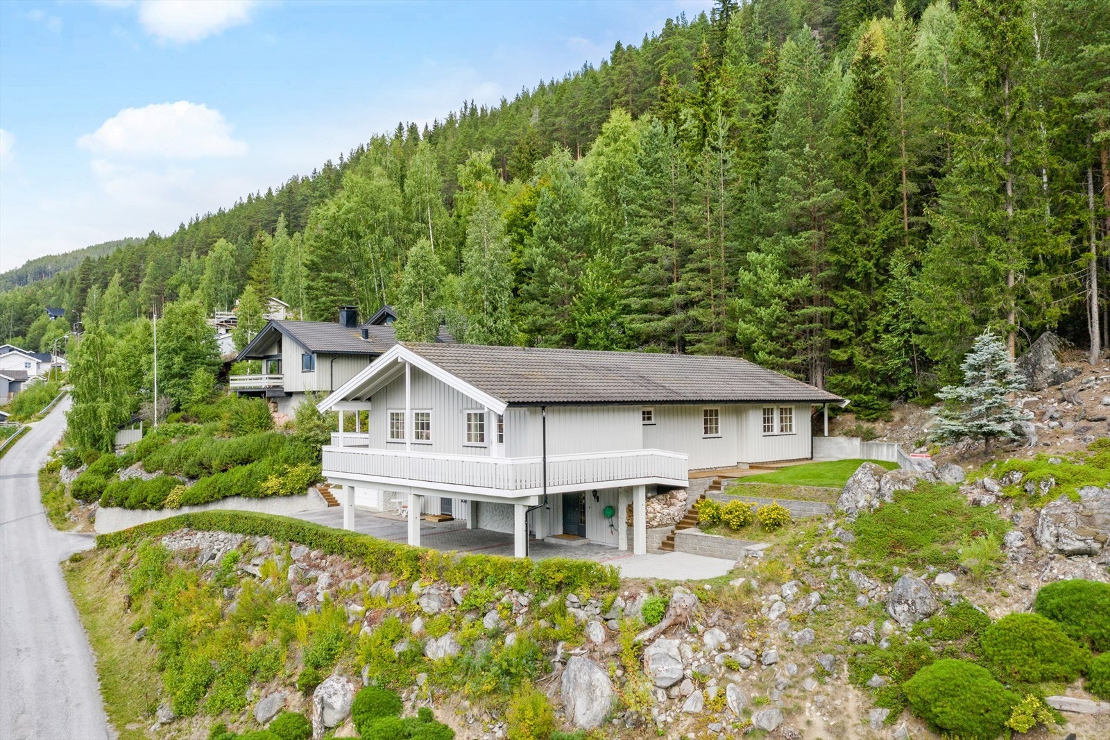 Deler av eiendommen anses som naturtomt. Galleribilde