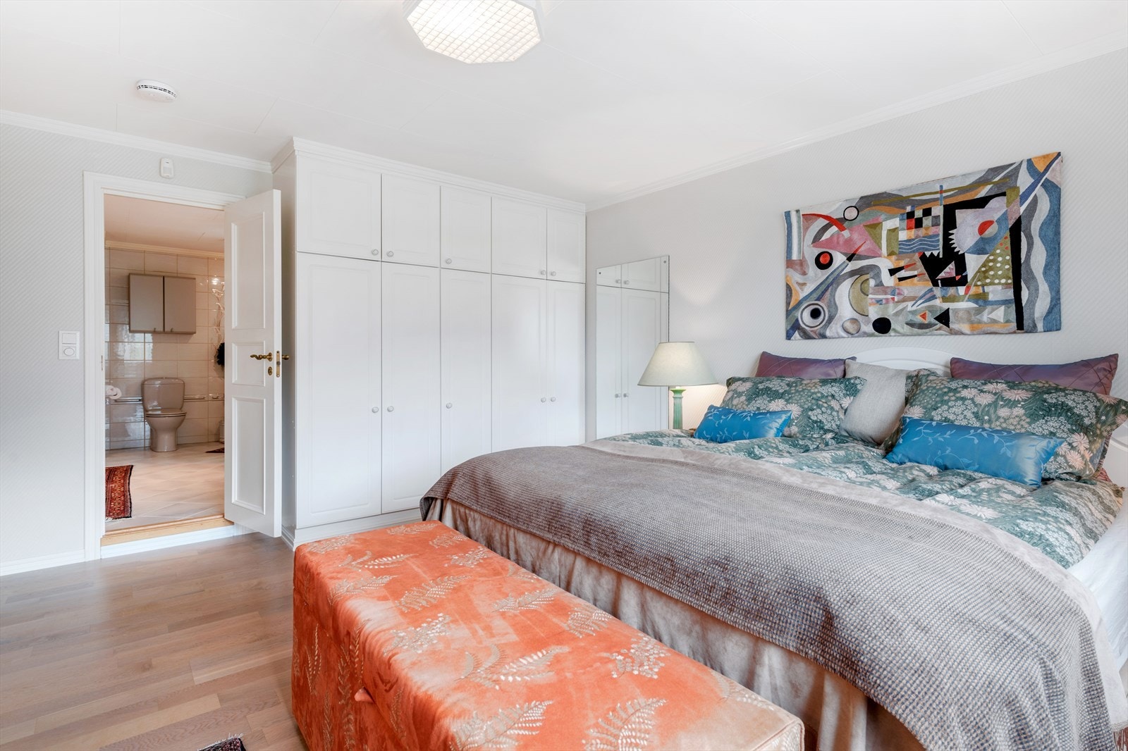 Egen inngang til badet. Galleribilde