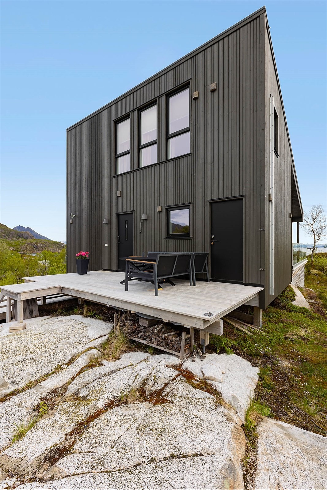 Uteområde med ettermiddag- og kveldssol Galleribilde