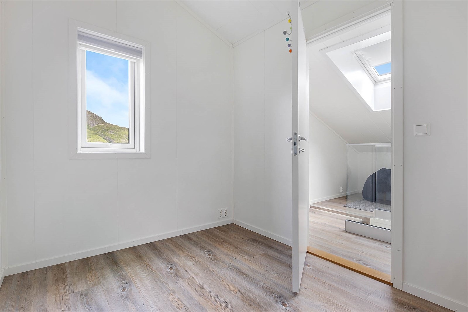 Soverom i 2.etg. - Det er 3 soverom i fritidsboligen Galleribilde