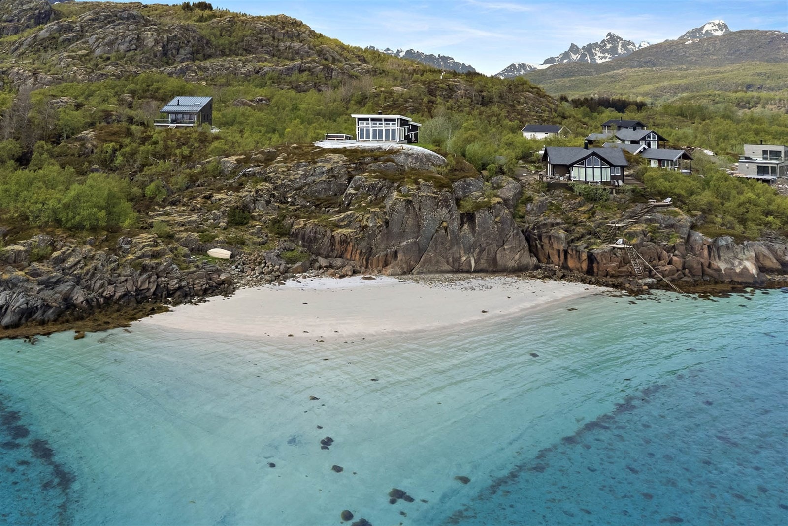 Badestrand like ved fritidsboligen Galleribilde