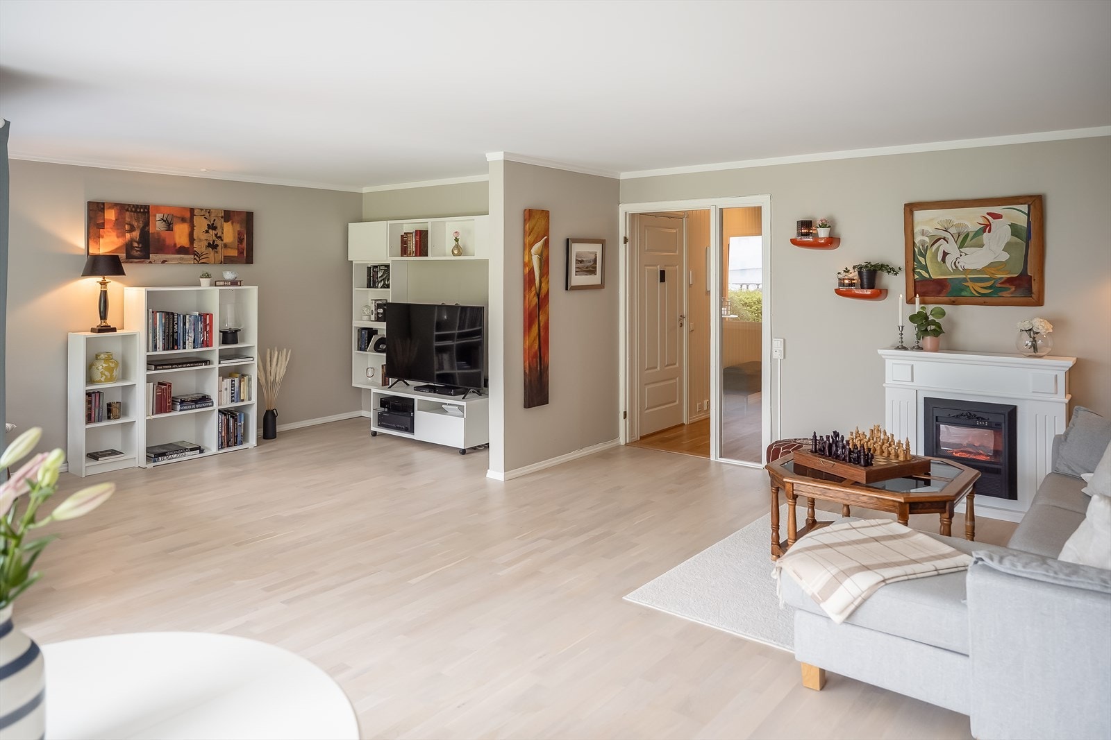 Selger informerer om at de har brukt ca. 700kr i strøm på sommer og 1 500kr i strøm på vinter. Dette vil variere etter eget forbruk og er et ca. estimat. Galleribilde