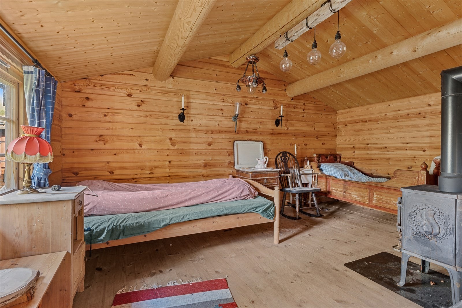 Det romslige soverommet rommet godt med sengeplasser. Galleribilde