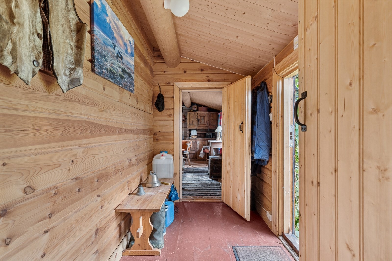 Velkommen inn! Entré på 3,5m². Galleribilde