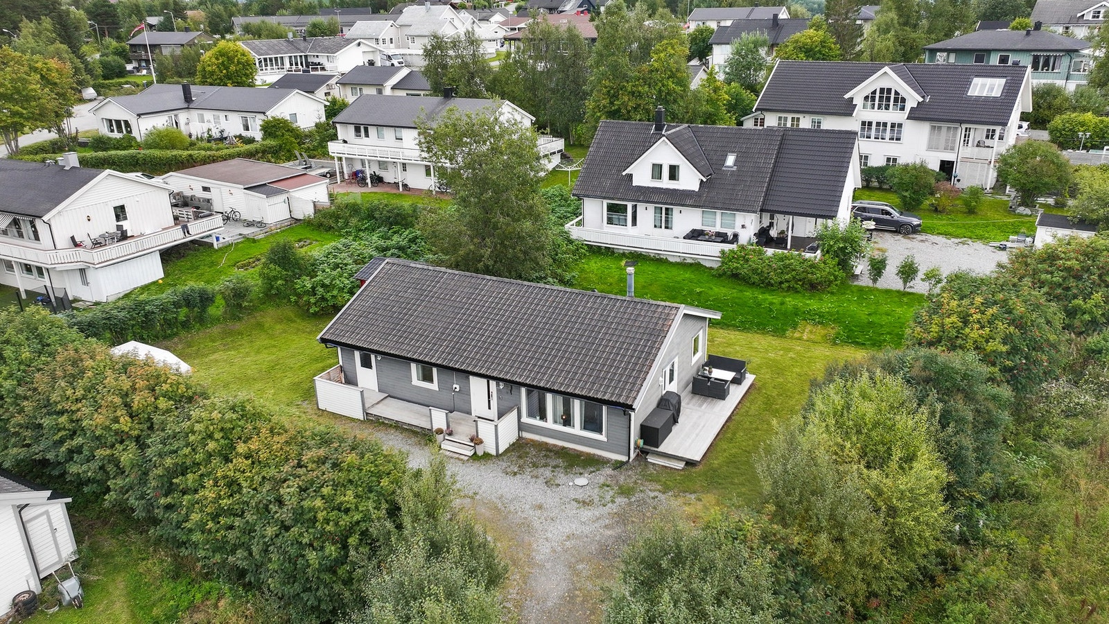 En lys og praktisk enebolig over ett plan med en god planløsning. Galleribilde