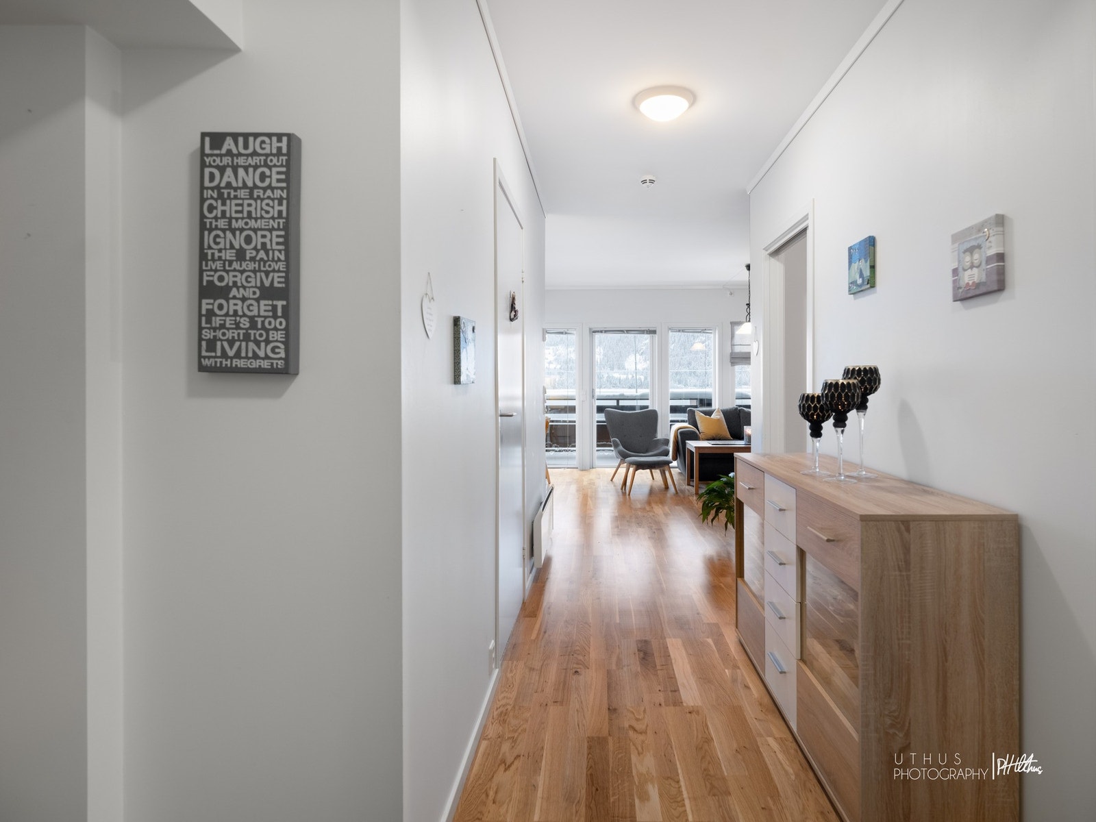 Leiligheten er lys og åpen Galleribilde