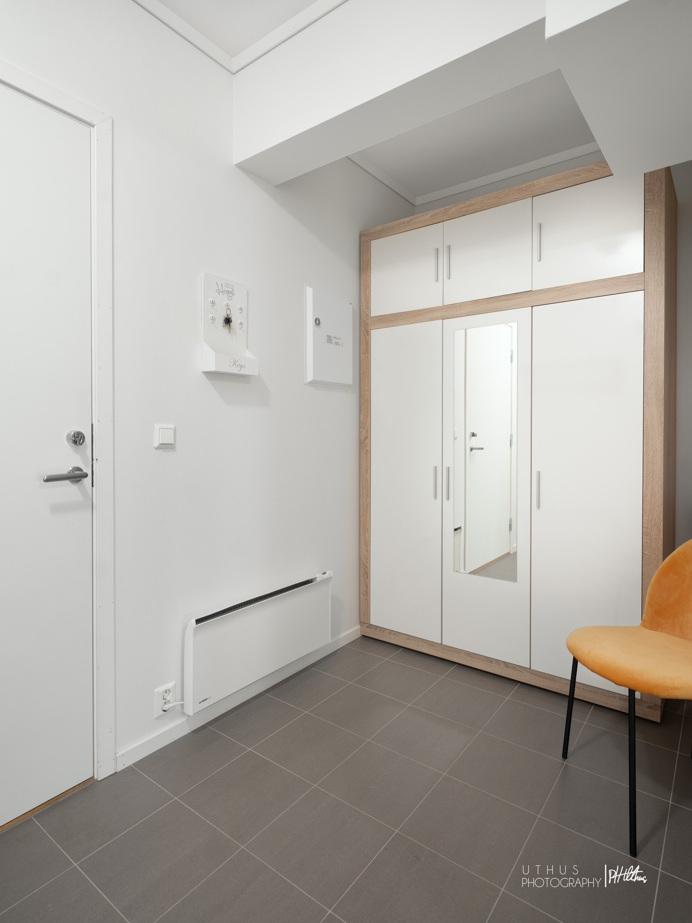 God plass til garderobeskap Galleribilde