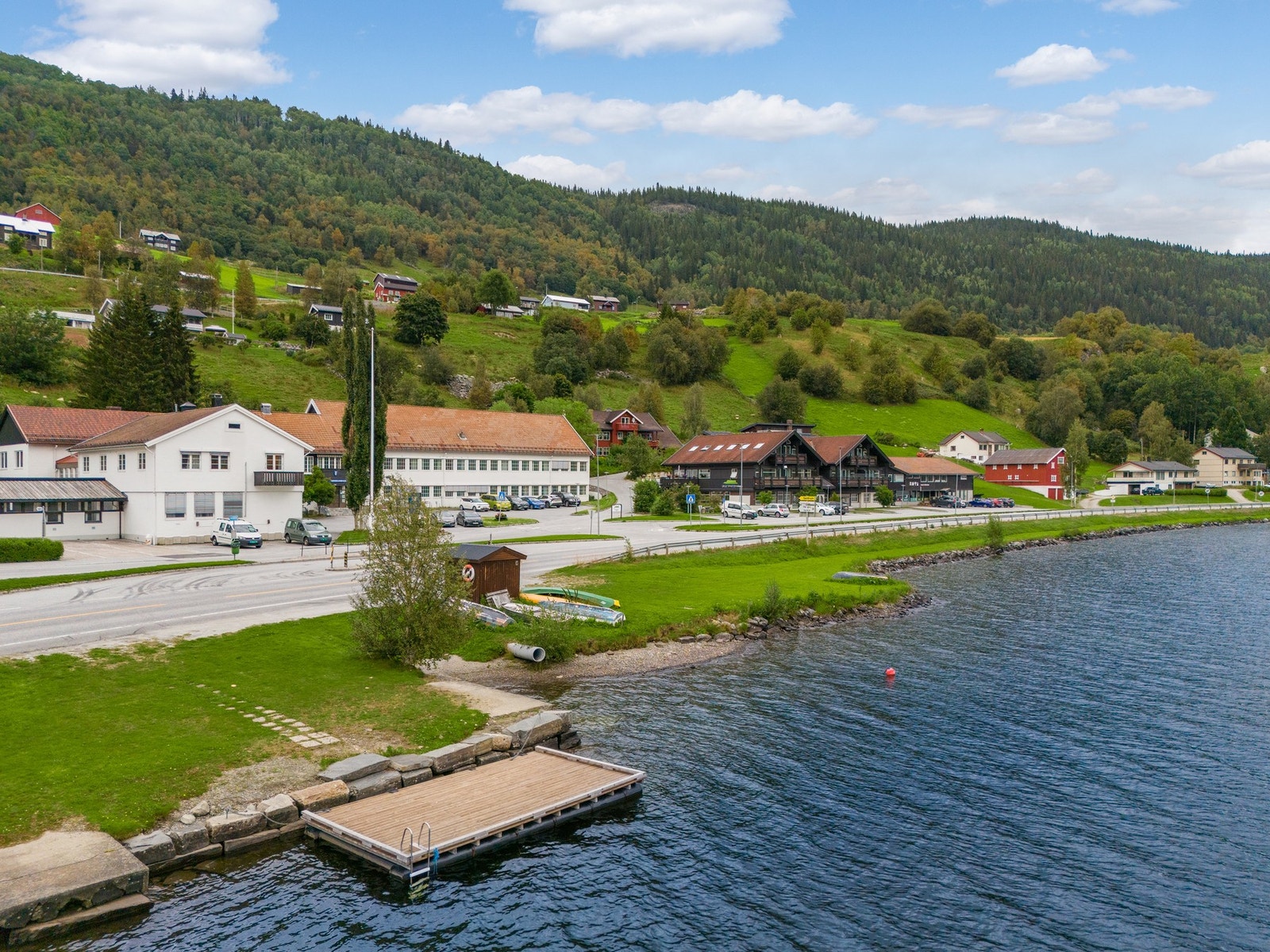 Lokal Eiendomsmegler MNEF/Partner/Økonom - Ådne Holestøl Hognerud ønsker velkommen til Ålmannvegen 16 A Galleribilde