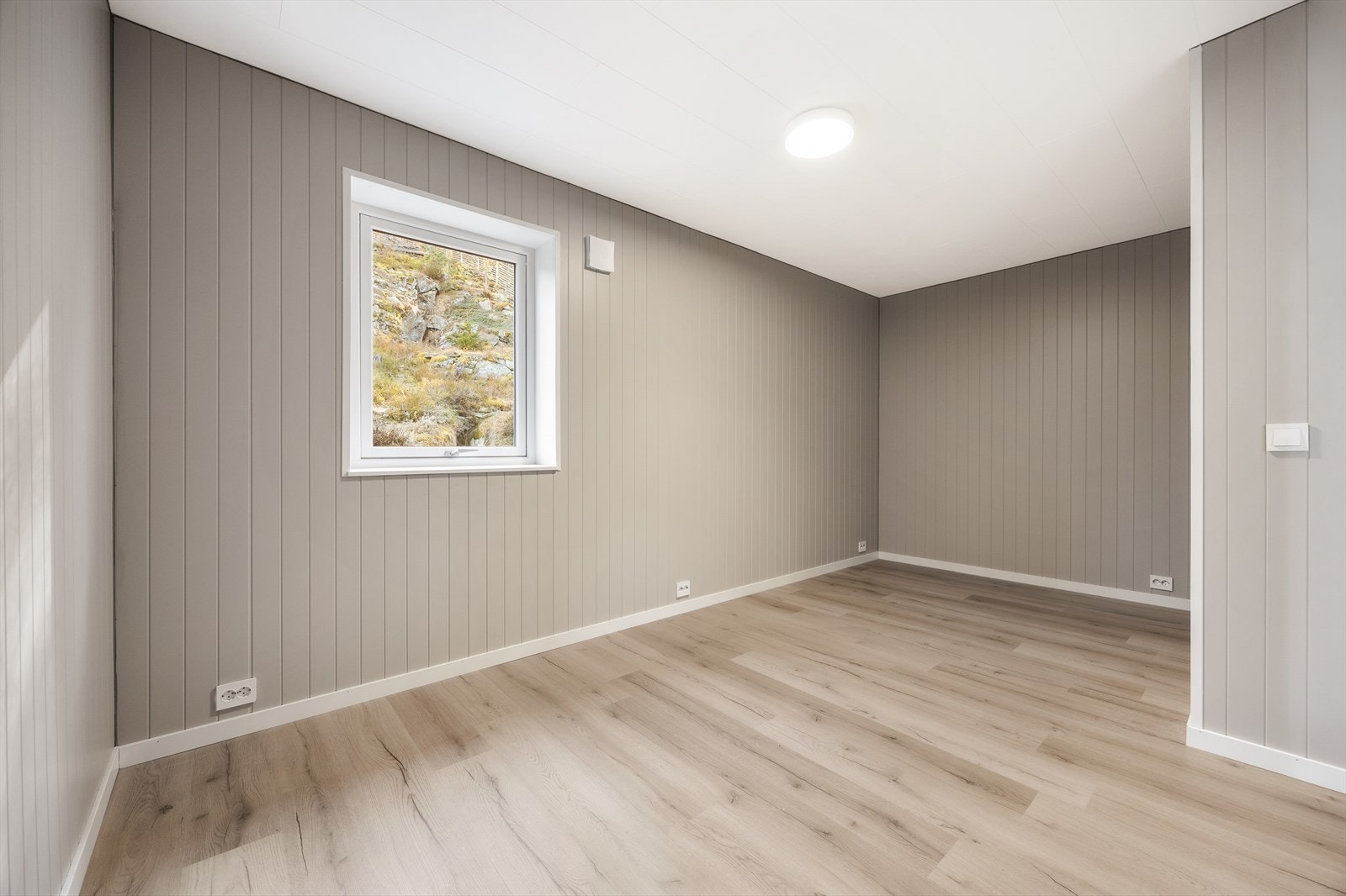 Hytta har to soverom i hovedetasjen. Galleribilde