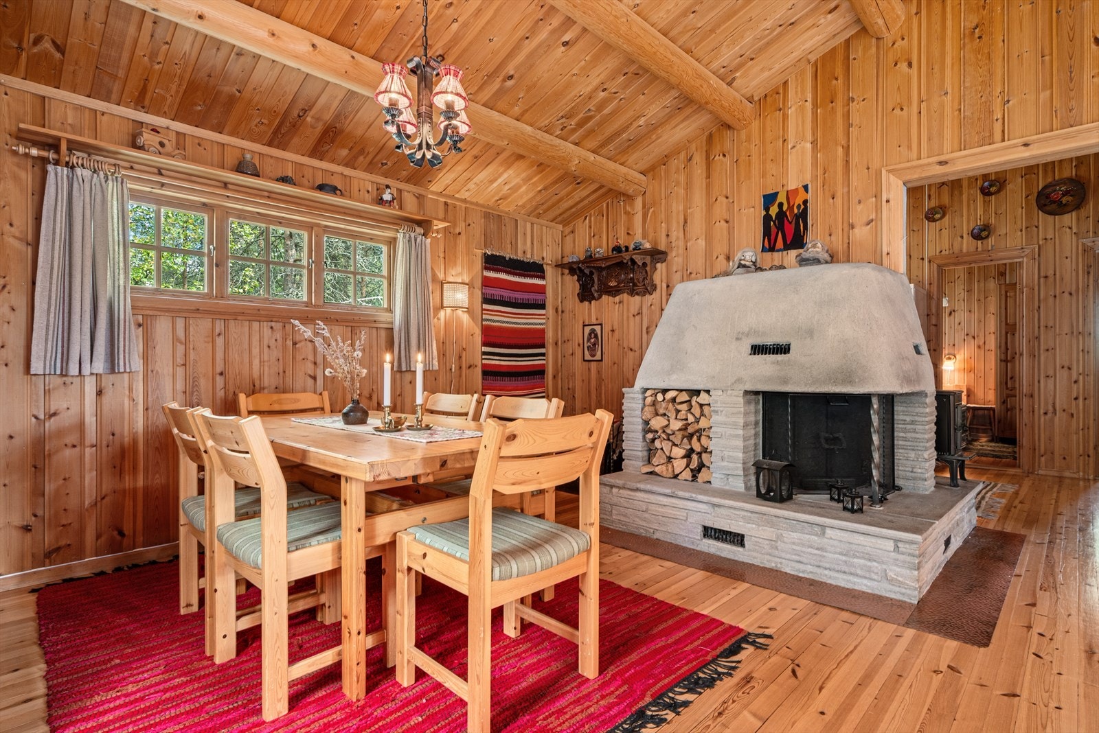 Spisestue. Galleribilde