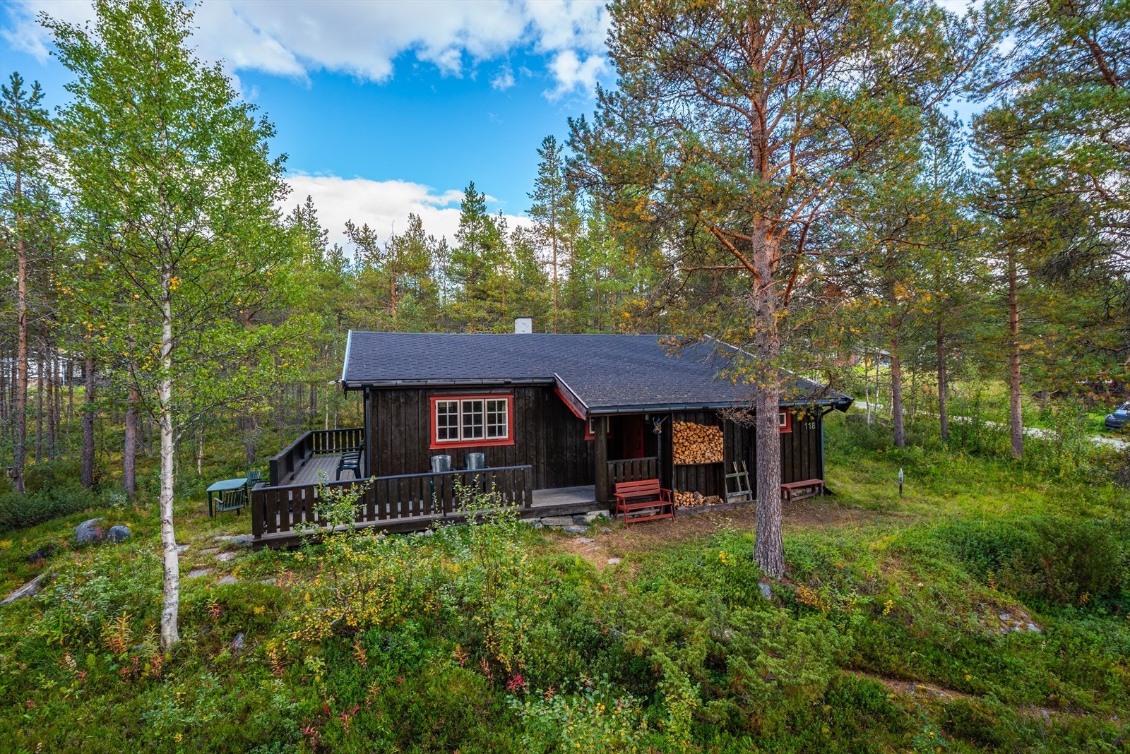 Fra eiendommen er det gangavstand til både sentrum og fine turområder. Galleribilde