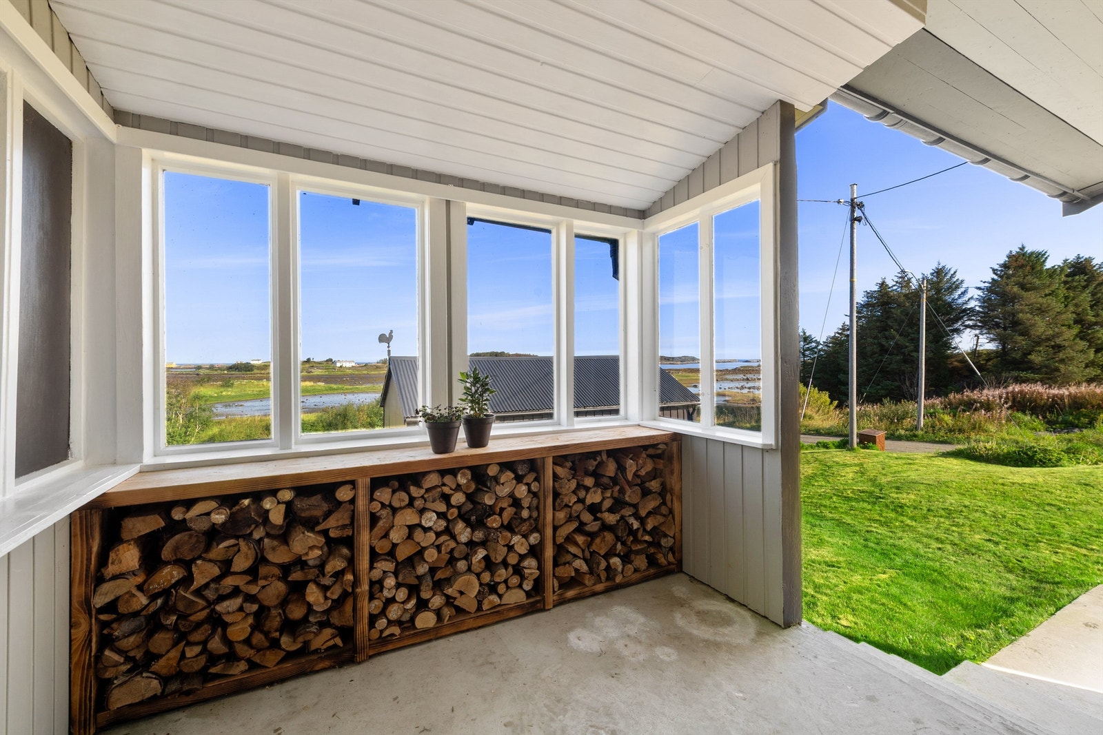 Overbygd og åpent inngangsparti Galleribilde