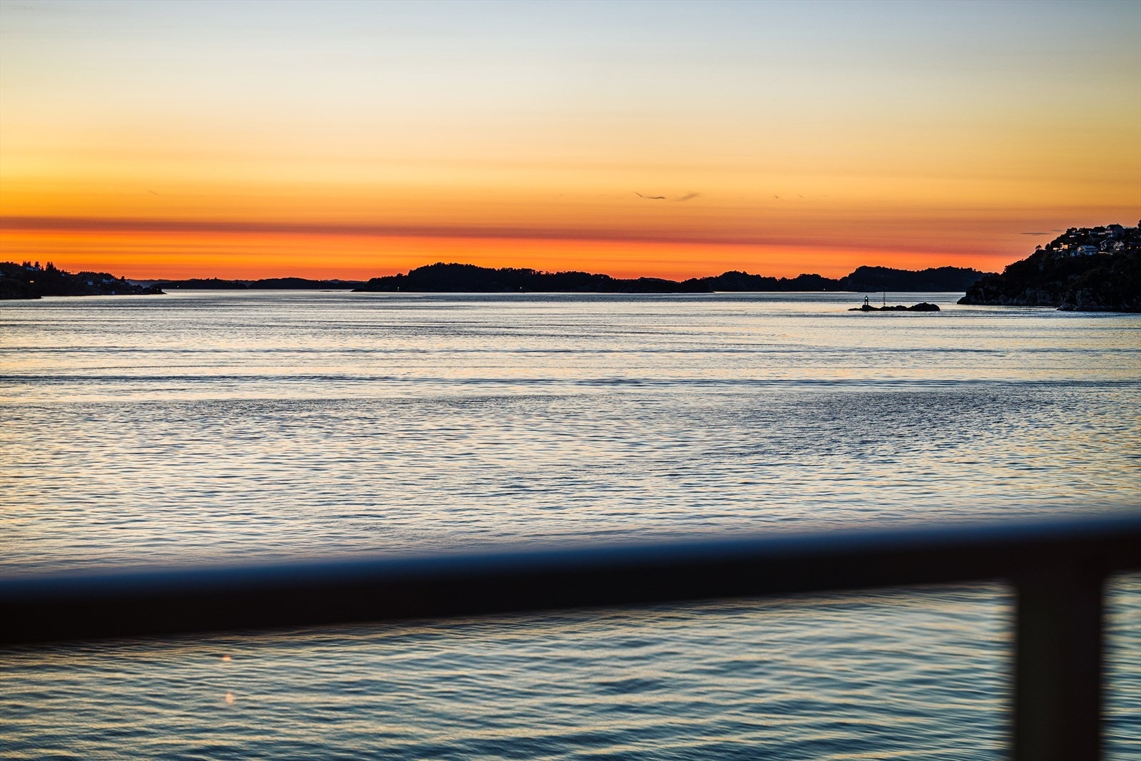 Nydelig solnedgang kan nytes fra en av boligens tre balkonger! Galleribilde